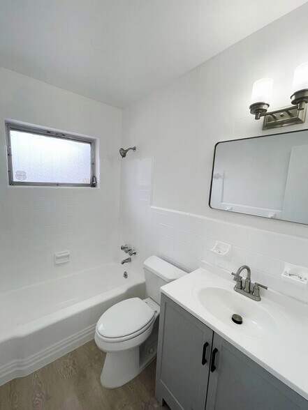 More Photos Of 840 NW 33rd St, Oakland Park Office For Sale