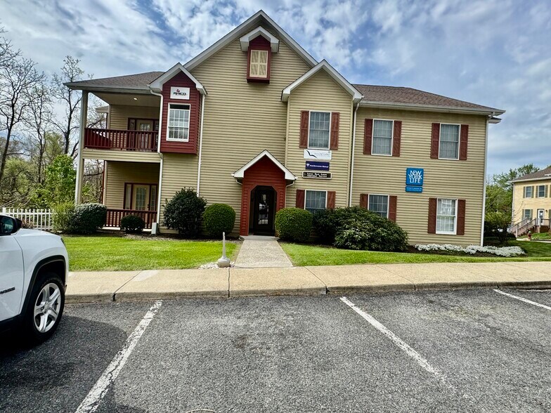 More Photos Of 1999 S Main St, Blacksburg Office Residential For Lease