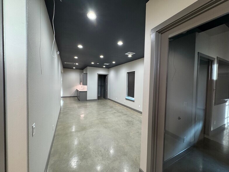 More Photos Of 2517 Creekmire -1, Conroe Medical For Sale