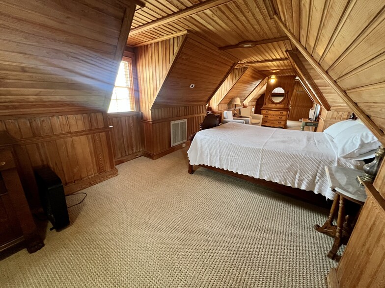 More Photos Of 155 Silver Lake Dr, Ocracoke Hospitality For Sale