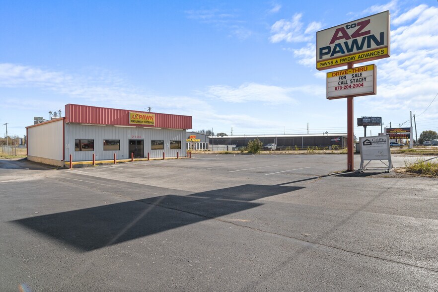 More Photos Of 2103 S Thompson St, Springdale Freestanding For Sale