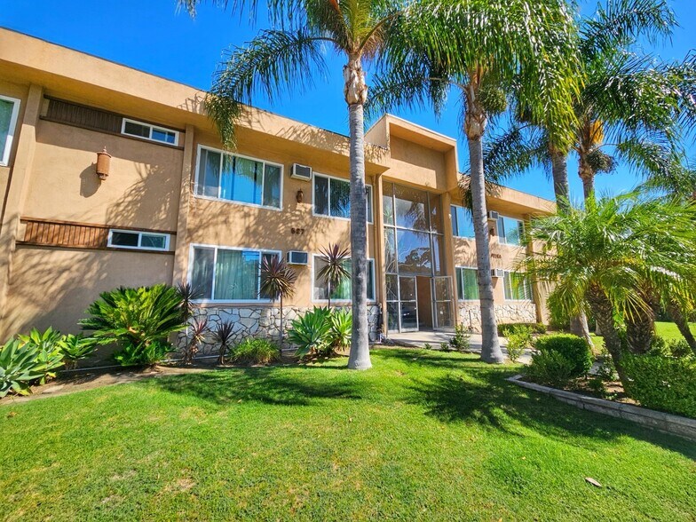 Primary Photo Of 627 E Palmer Ave, Glendale Apartments For Sale