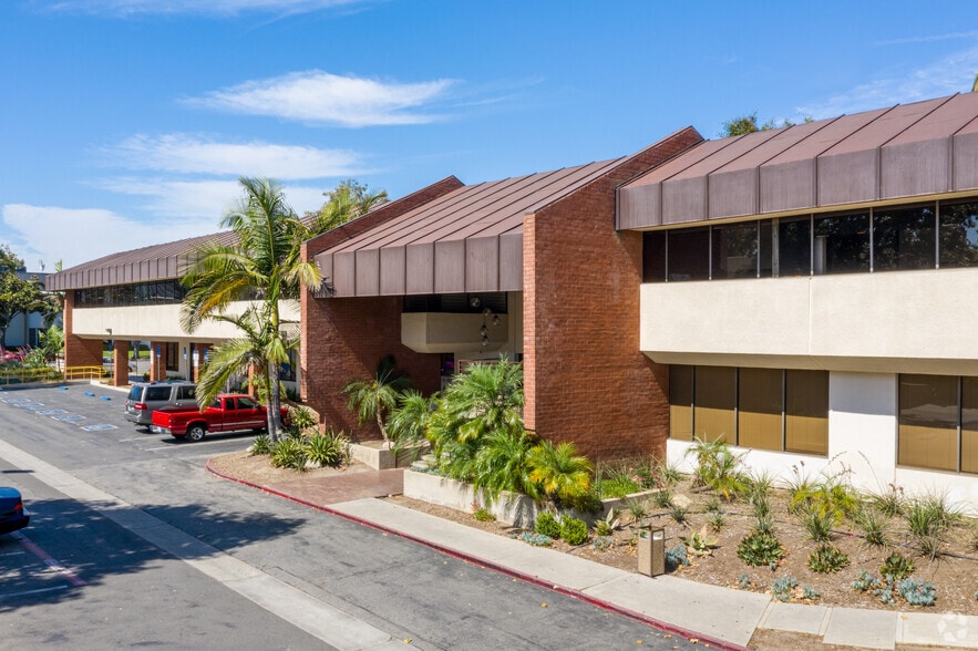 More Photos Of 2112 E 4th St, Santa Ana Office For Lease