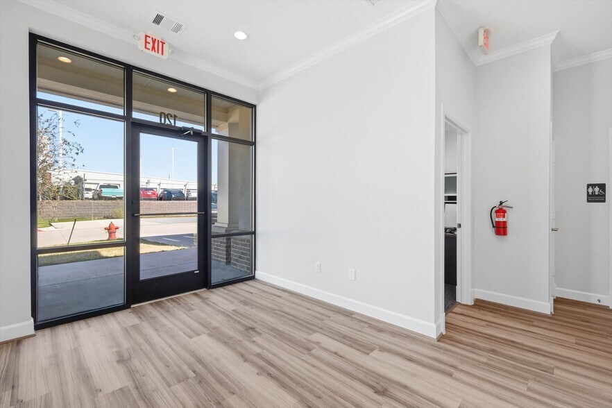 More Photos Of 3121 Bailey Dr, Fort Worth Office For Lease