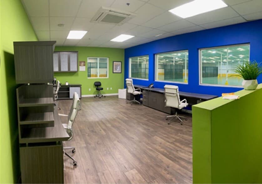 More Photos Of 916 Commerce Cir, Hanahan Warehouse For Lease