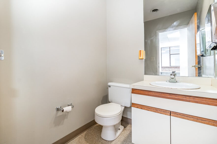 More Photos Of 10190-10198 Springfield Pike, Cincinnati Medical For Sale