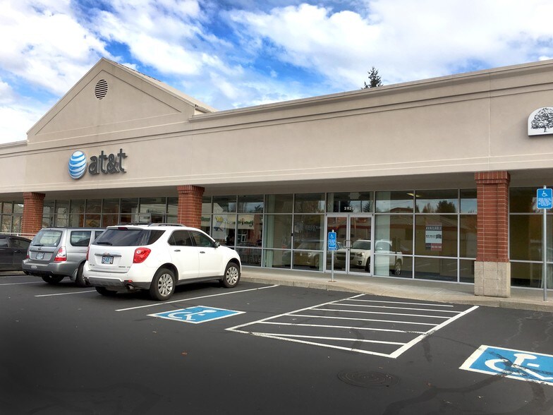 More Photos Of 2910-2970 Commercial St SE, Salem Freestanding For Lease