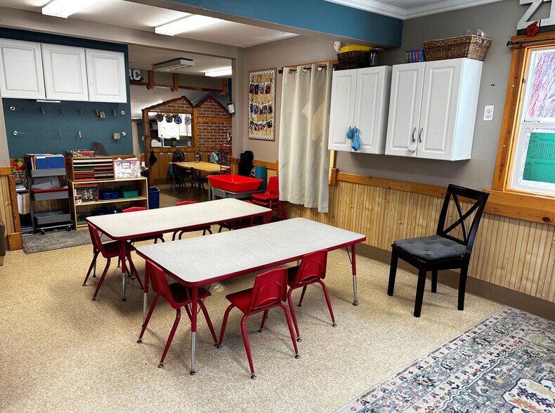 More Photos Of 334 SE 146th Ave, Portland Daycare Center For Sale