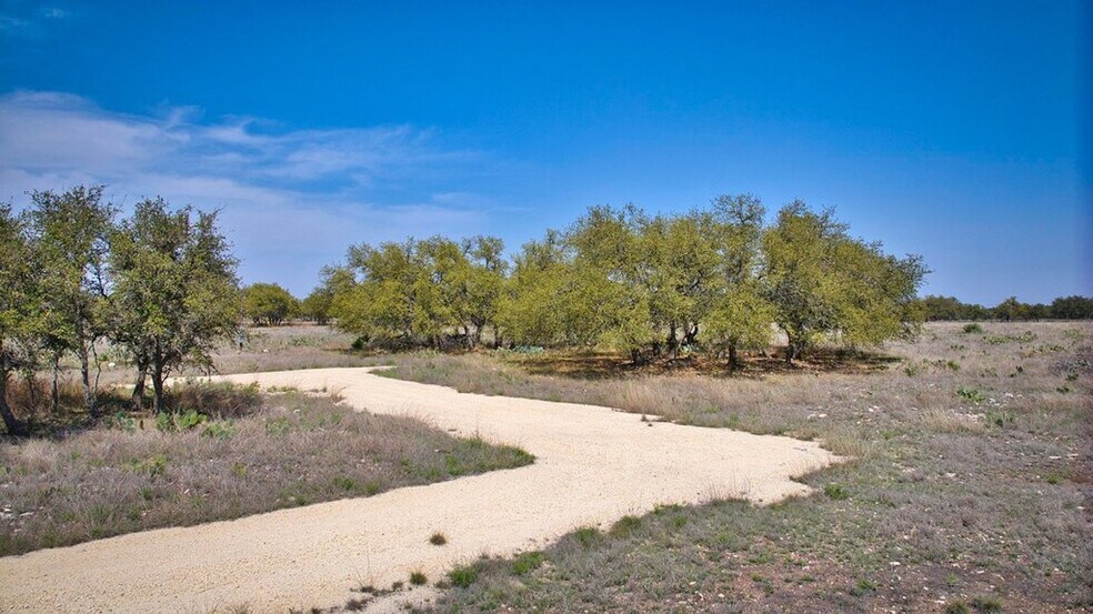 More Photos Of 199 Antelope Cir, Harper Land For Sale