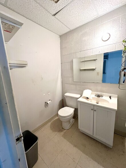 More Photos Of 600 N Porter Ave, Norman General Retail For Lease