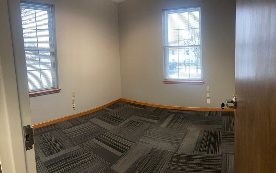 More Photos Of 6 Creamery Brk, East Granby Medical For Sale