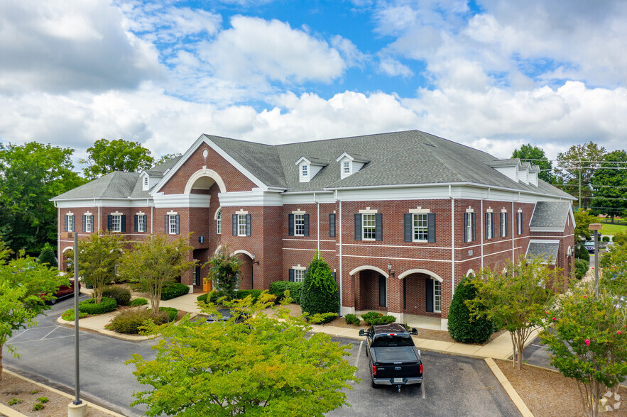 Primary Photo Of 100 Country Club Dr, Hendersonville Medical For Sale