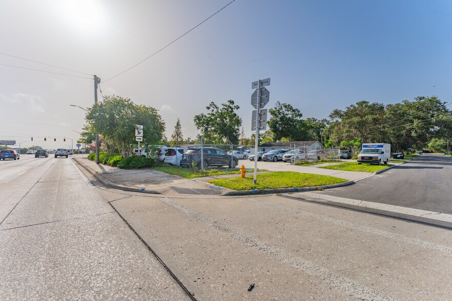 More Photos Of 120 W Memorial Blvd, Lakeland Auto Dealership For Sale