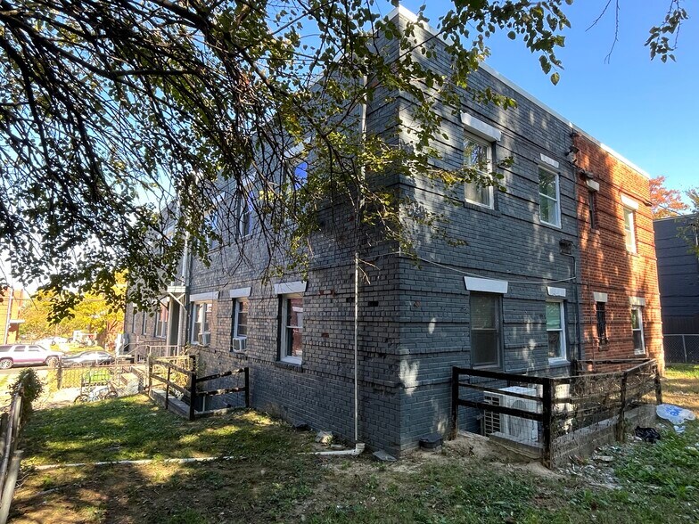 More Photos Of 4641 Hillside Rd SE, Washington Apartments For Sale