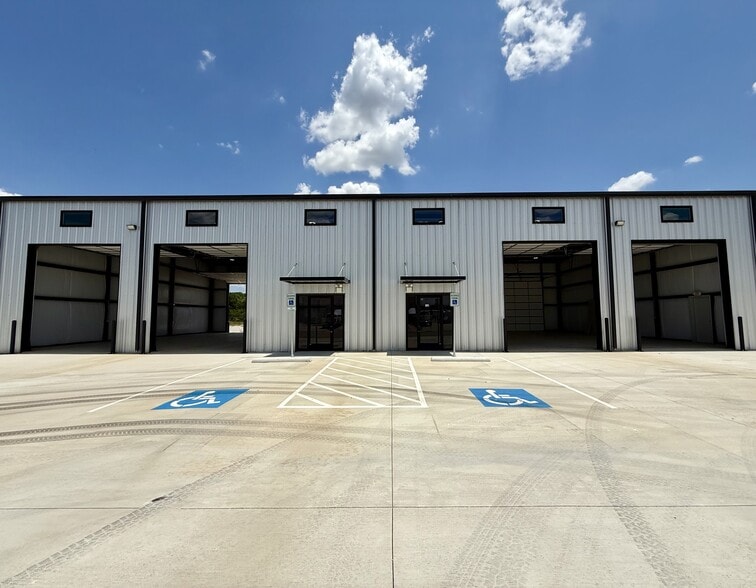 More Photos Of 142 Boyd Business Pky, Boyd Flex For Lease