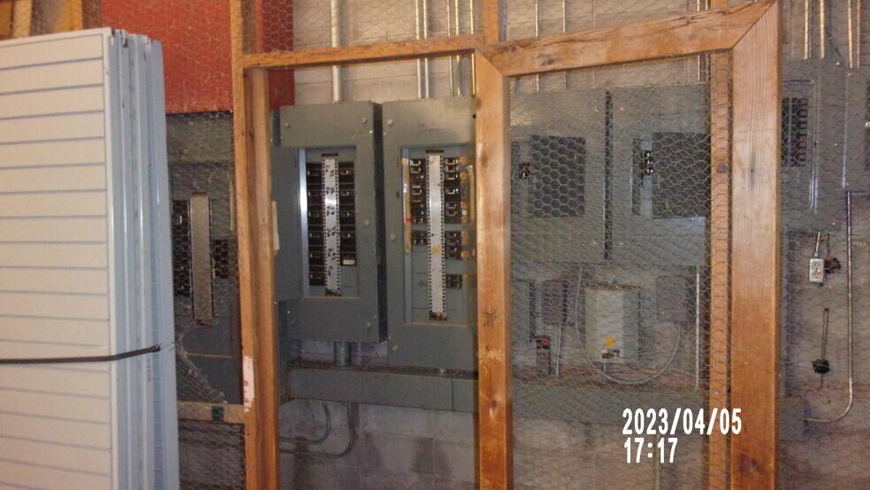 More Photos Of 1656 Martin Luther King Blvd N, Greenville Department Store For Sale