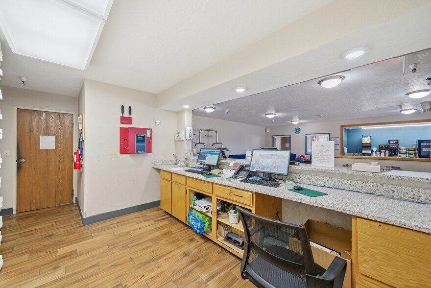 More Photos Of 626 W 1400 N, Beaver Hotel For Sale