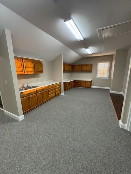 More Photos Of 1369 W Andrew Johnson Hwy, Morristown Medical For Lease