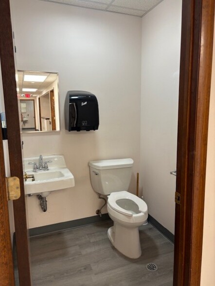 More Photos Of 2130 Highway 35, Sea Girt Medical For Sale