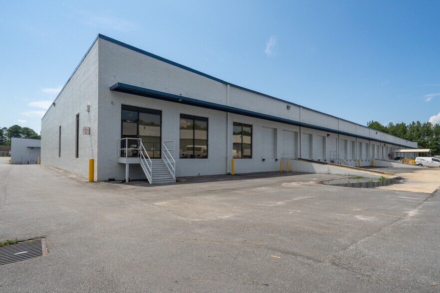 More Photos Of 4820 Clark Howell Hwy, College Park Warehouse For Lease