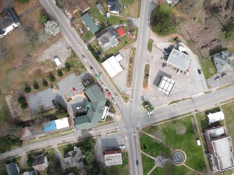 More Photos Of 2 N Greenwood Ave, Ware Shoals Freestanding For Sale