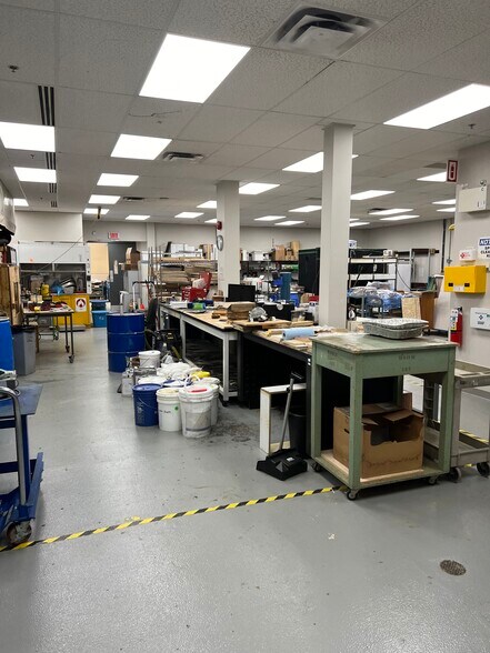 More Photos Of 4960 Rue Levy, Saint-Laurent Unknown For Lease