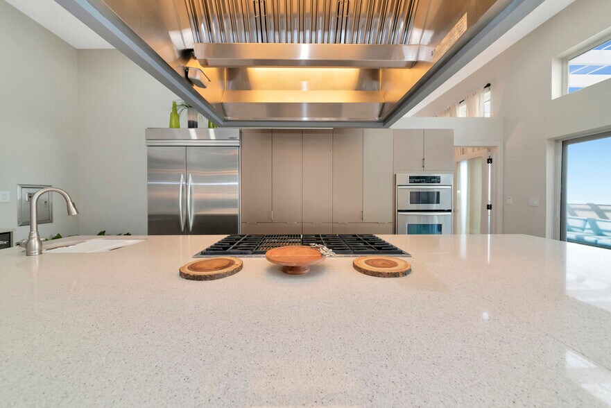 More Photos Of 1345 2nd St, Sarasota Office Residential For Sale