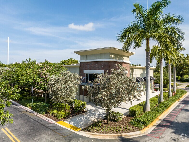 More Photos Of 1341-1663 S University Dr, Plantation Unknown For Lease