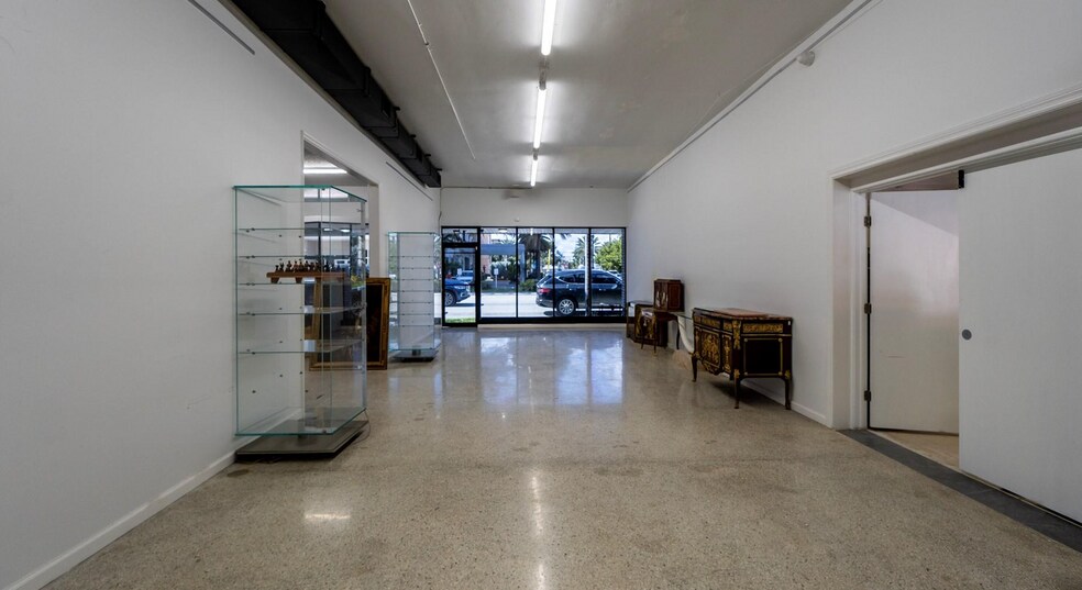 More Photos Of 13-19 S Federal Hwy, Dania Storefront For Lease