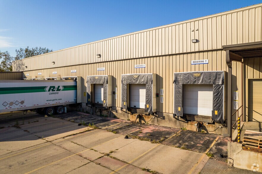 More Photos Of 3202 Latham Dr, Madison Warehouse For Lease