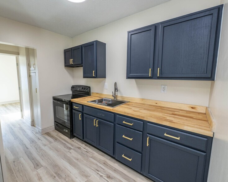 Primary Photo Of 128 E Bruce Ave, Dayton Multifamily For Sale
