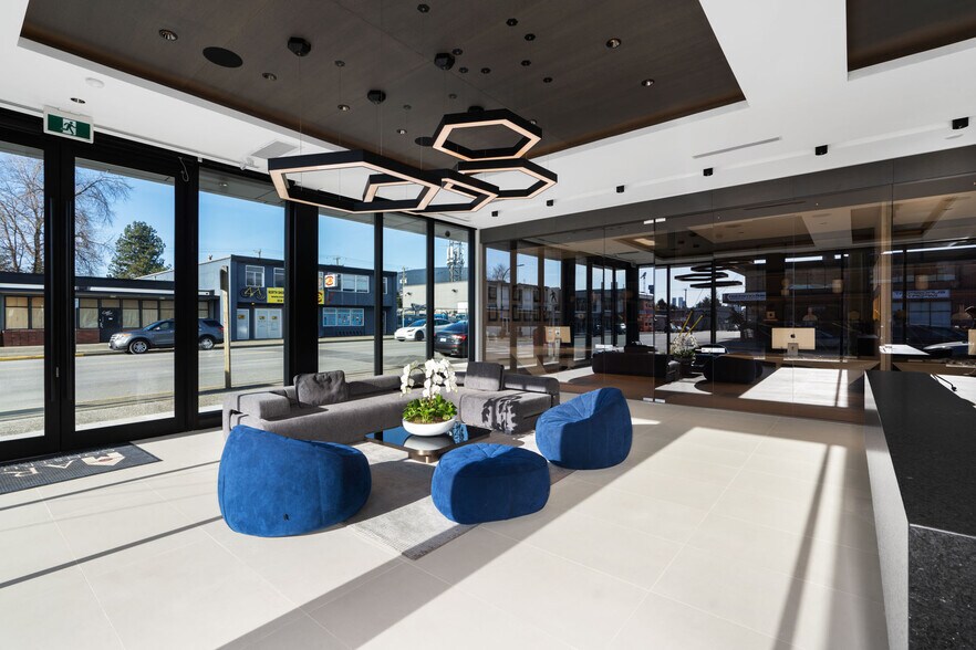 More Photos Of 1406 Pemberton Ave, North Vancouver Storefront For Sale