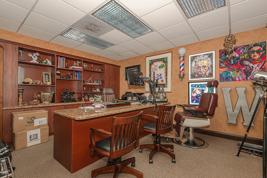More Photos Of 3650 Coral Ridge Dr, Coral Springs Light Manufacturing For Sale