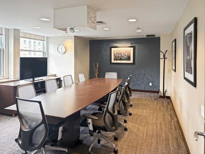 More Photos Of 405 Lexington Ave, New York Coworking Space