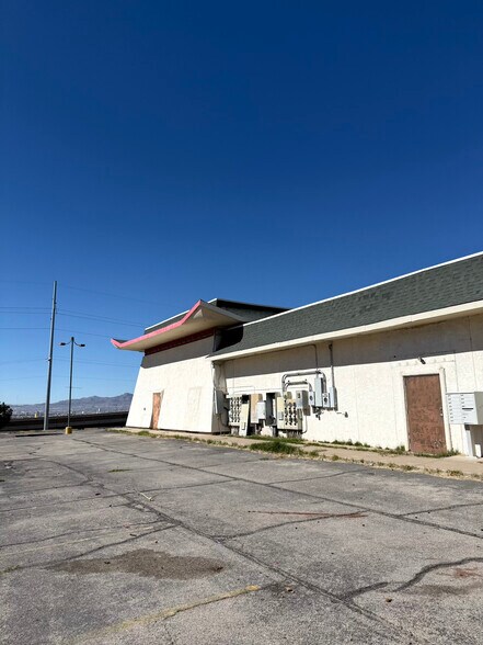 More Photos Of 9101 Gateway Blvd W, El Paso Freestanding For Lease