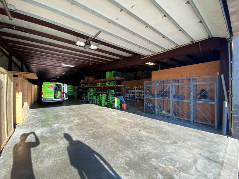 More Photos Of 7308 NW 164th St, Edmond Warehouse For Lease