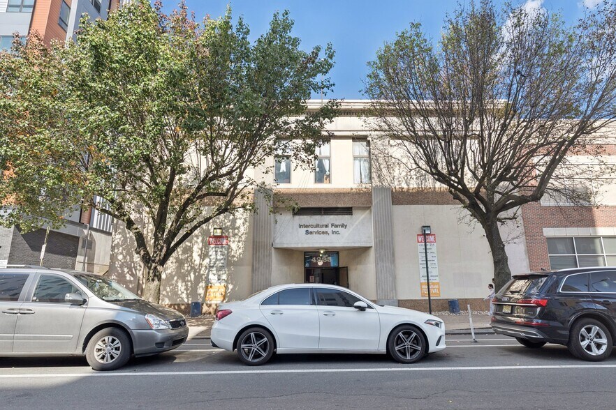 More Photos Of 4225-4231 Chestnut St, Philadelphia Medical For Sale