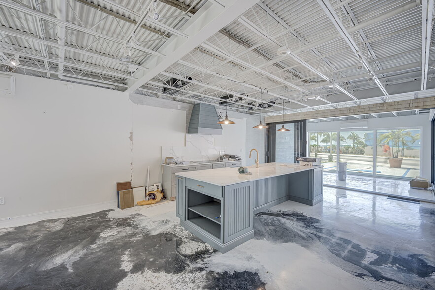 More Photos Of 1161-1165 Estero Blvd, Fort Myers Storefront Retail Residential For Sale