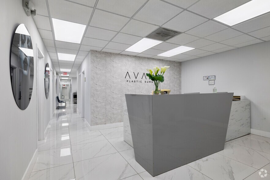 More Photos Of 8700 W Flagler St, Miami Office For Lease