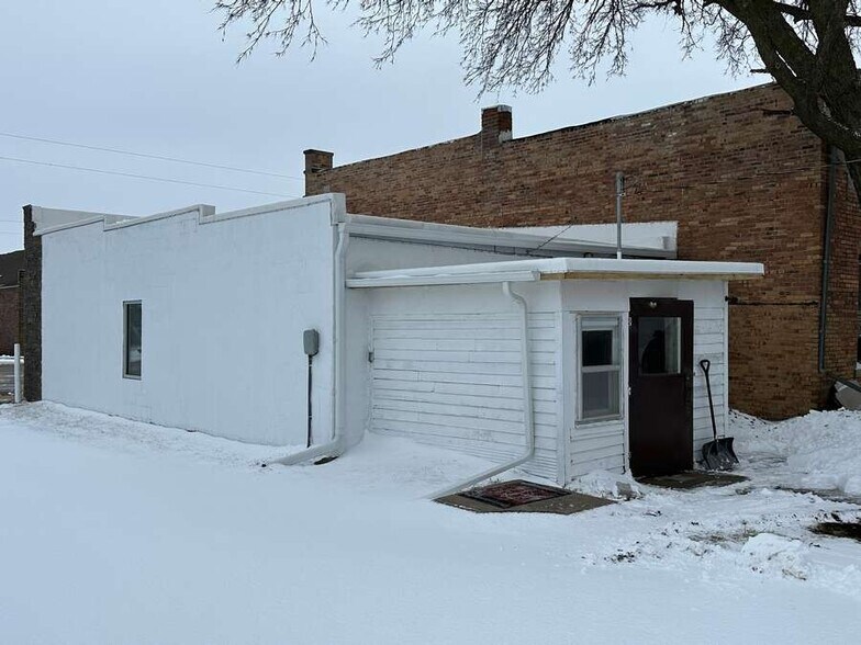 More Photos Of 205 N Fourth St, Lynch Storefront Retail Residential For Sale