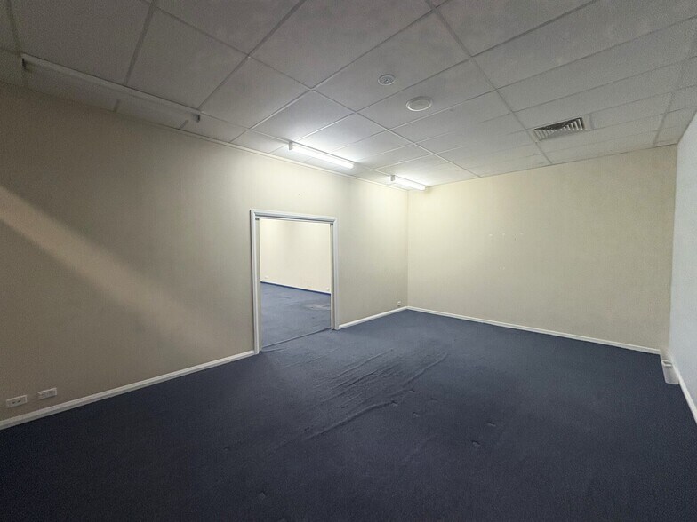 More Photos Of 158 Auburn St, Goulburn Office For Lease