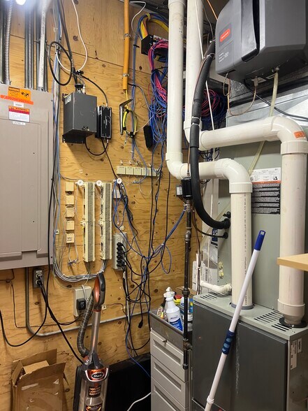 More Photos Of 103 S 3rd Ave, Edgar Medical For Sale