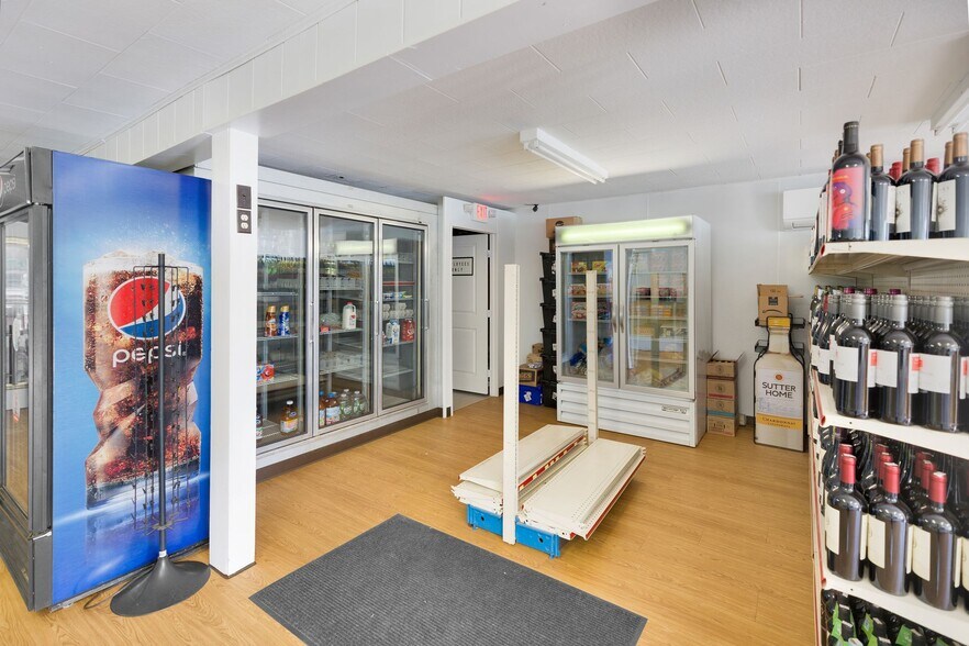 More Photos Of 460 Amherst Rd, South Hadley Service Station For Sale