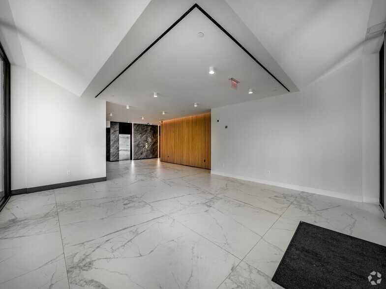 More Photos Of 10800 Biscayne Blvd, Miami Office For Lease