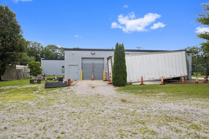 More Photos Of 6315 Warrick Ave, Cincinnati Manufacturing For Lease