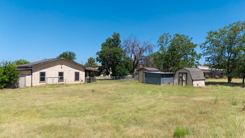 More Photos Of 12409 Lowden Ln, Manchaca Flex For Sale