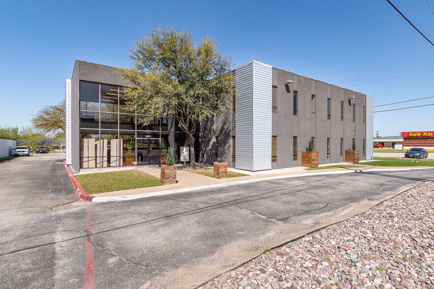 More Photos Of 4925 Davis Blvd, North Richland Hills Office For Sale