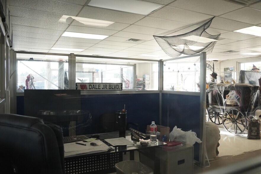 More Photos Of 300 N Main Ave, Big Lake Auto Dealership For Sale