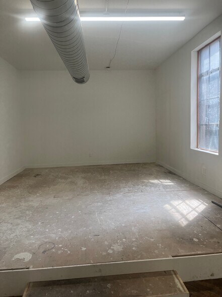More Photos Of 308 Market St, Philadelphia Storefront Retail Office For Lease