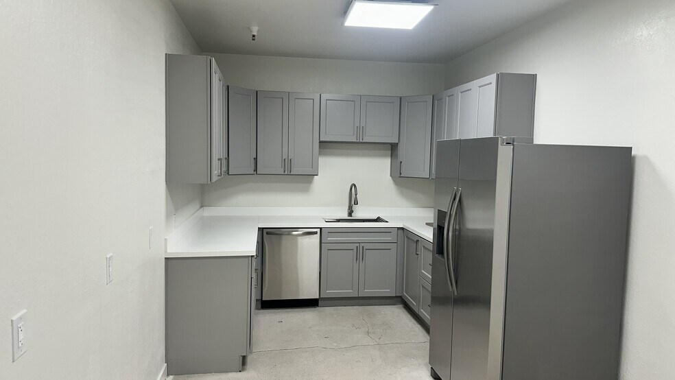 More Photos Of 3251 N Ad Art Rd, Stockton Warehouse For Lease